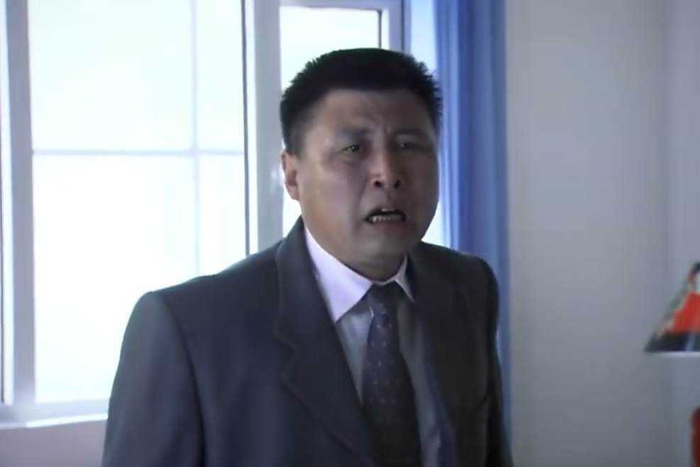 孫萬東(涉案劇《深度秘密》中的角色) 孫萬東(涉案劇《深度秘密》中的角色)