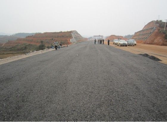 級配礫石路面 級配礫石路面