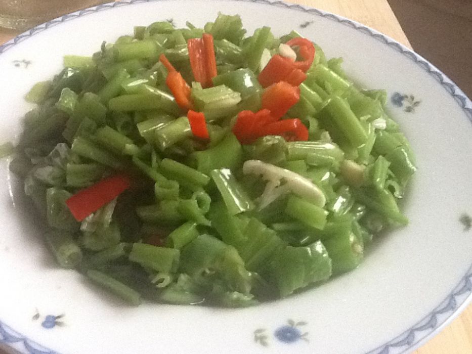 通菜梗炒辣椒 通菜梗炒辣椒
