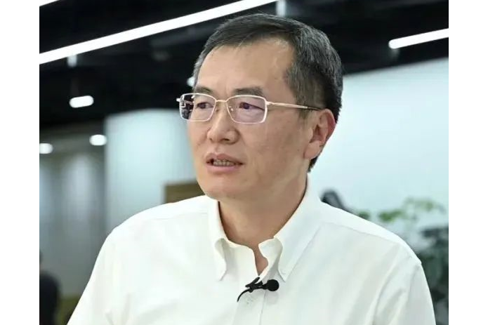 張明平(朗新科技集團副董事長、董事,曾任集團黨委書記) 張明平(朗新科技集團副董事長、董事,曾任集團黨委書記)