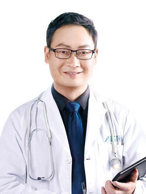 楊千里(長沙愛思特醫療美容醫院醫生) 楊千里(長沙愛思特醫療美容醫院醫生)