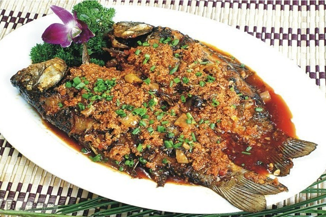 爆椒燒鯽魚 爆椒燒鯽魚