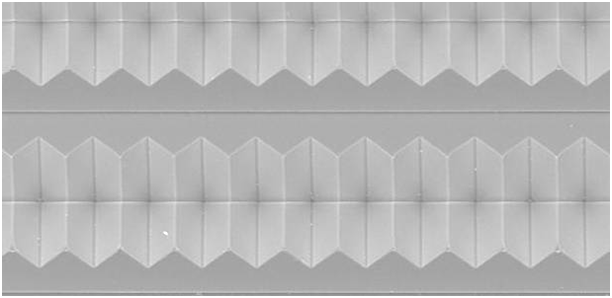 圖9 全稜鏡反光膜表面結構電子顯微照片