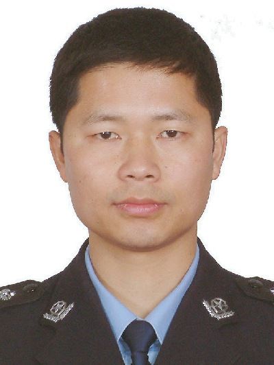 曾偉(湖南省懷化市漵浦縣公安局黨委委員、副局長) 曾偉(湖南省懷化市漵浦縣公安局黨委委員、副局長)