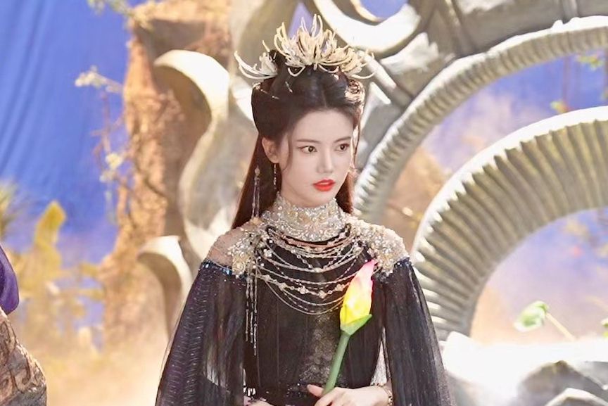 暮懸鈴(古裝仙俠劇《千朵桃花一世開》中的女主角) 暮懸鈴(古裝仙俠劇《千朵桃花一世開》中的女主角)