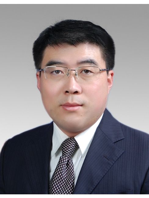 王立波(山東省威海市文登區司法局黨組成員、二級主任科員) 王立波(山東省威海市文登區司法局黨組成員、二級主任科員)