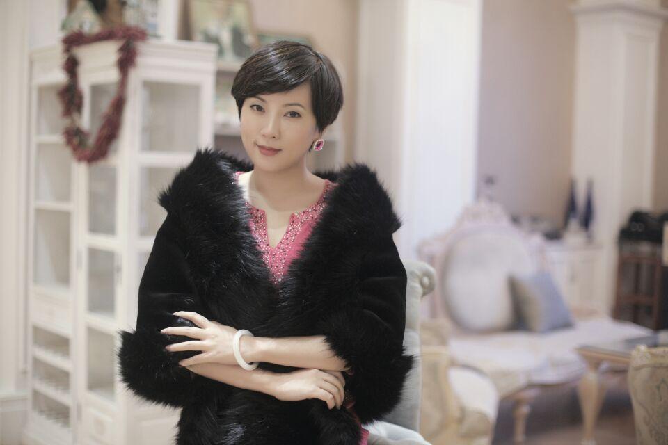 胡雅麗(著名油畫藝術家)