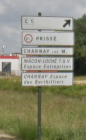 法國國道N79線上的馬孔洛什TGV站出入口