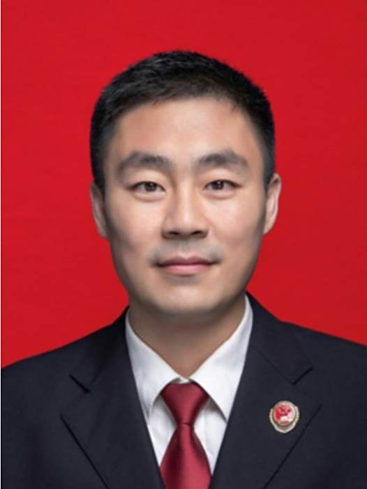 李昱霖(江蘇省南京市浦口區人民檢察院黨組成員、檢察委員會專職委員、一級檢察官) 李昱霖(江蘇省南京市浦口區人民檢察院黨組成員、檢察委員會專職委員、一級檢察官)
