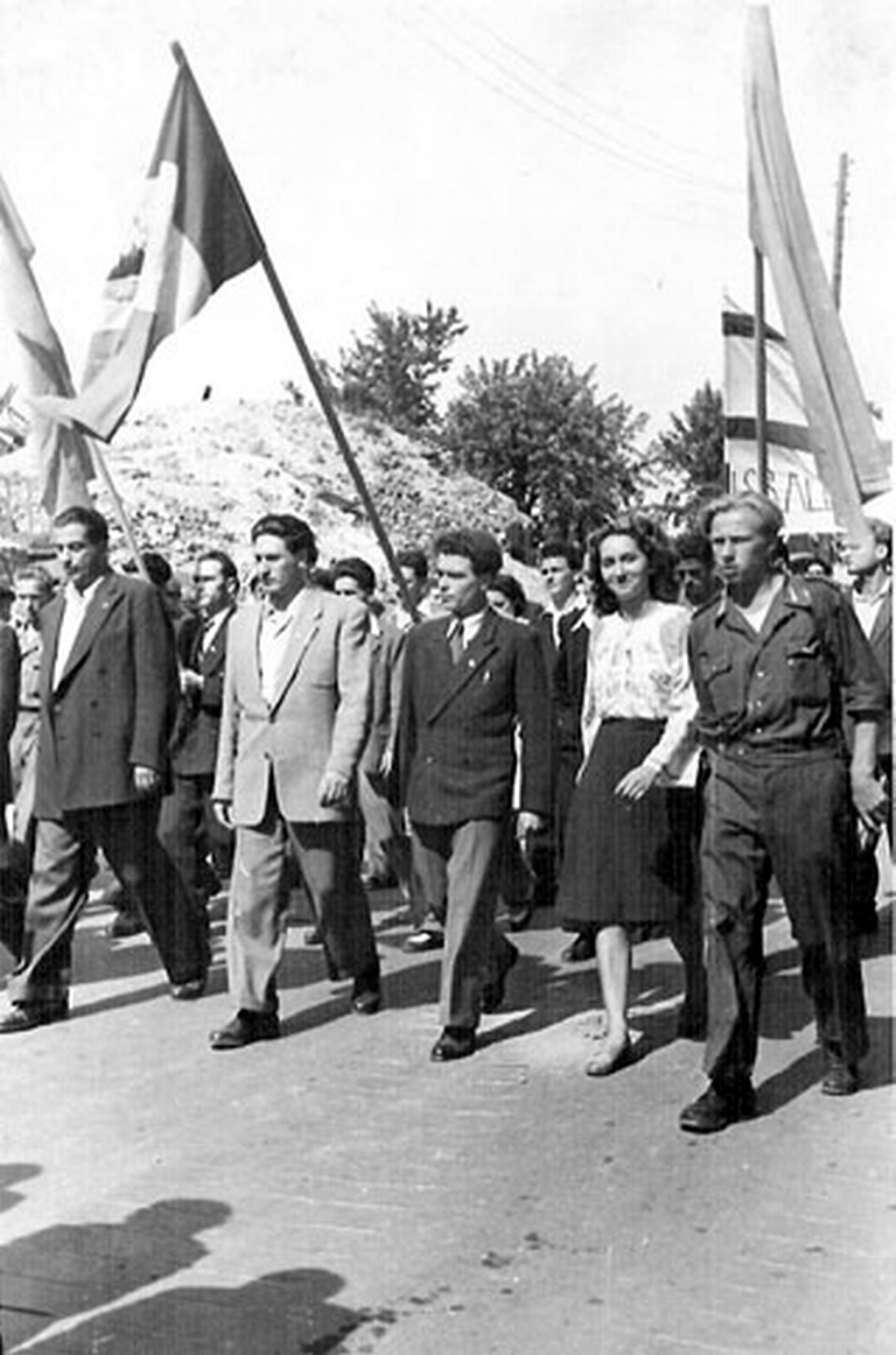 約尼查參加第一屆國際勞動青年大會（1948）