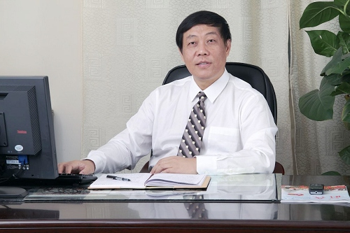 何志洪(北京建築工程學院黨委常委) 何志洪(北京建築工程學院黨委常委)