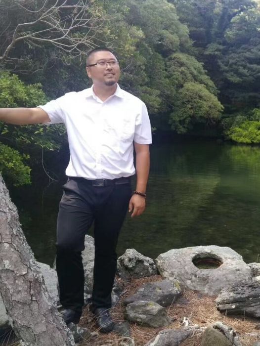 韓國瑞(東明糧畫傳承人) 韓國瑞(東明糧畫傳承人)