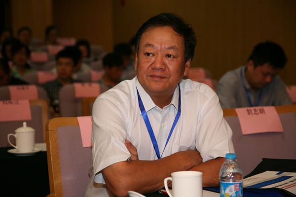杜洪波(河北省人口學會副會長兼秘書長) 杜洪波(河北省人口學會副會長兼秘書長)