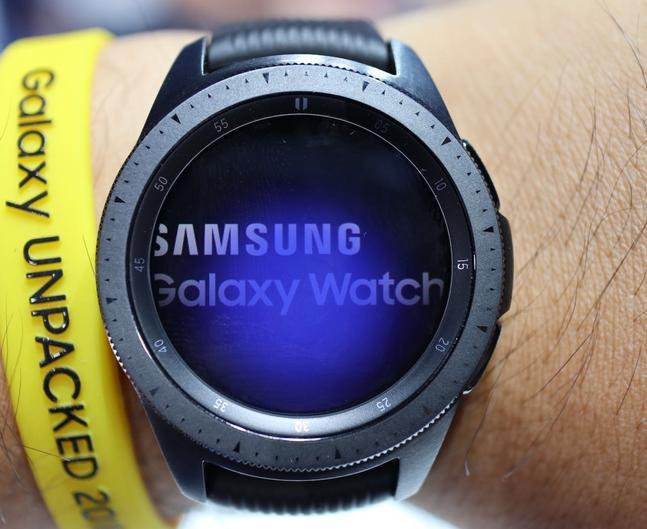 三星Galaxy Watch 三星Galaxy Watch