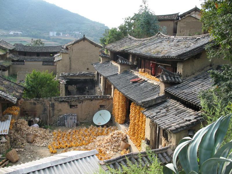 母脈地村