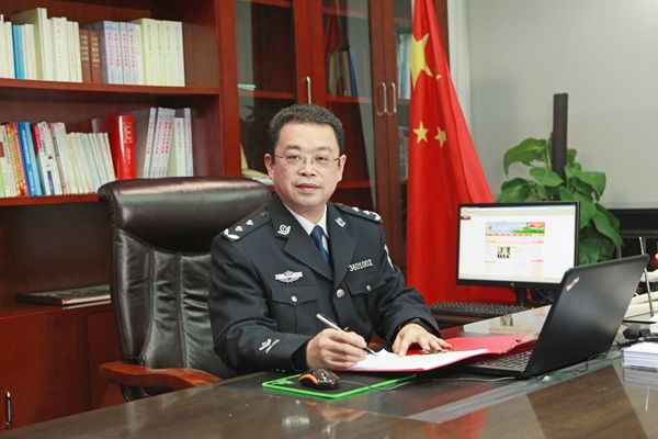 梁國強(安徽省監獄管理局黨委副書記、政委) 梁國強(安徽省監獄管理局黨委副書記、政委)