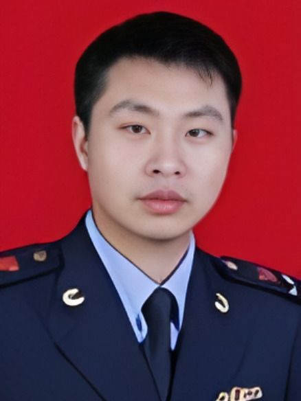 張皓(四川省廣安市前鋒區市場監督管理局黨組成員、副局長) 張皓(四川省廣安市前鋒區市場監督管理局黨組成員、副局長)