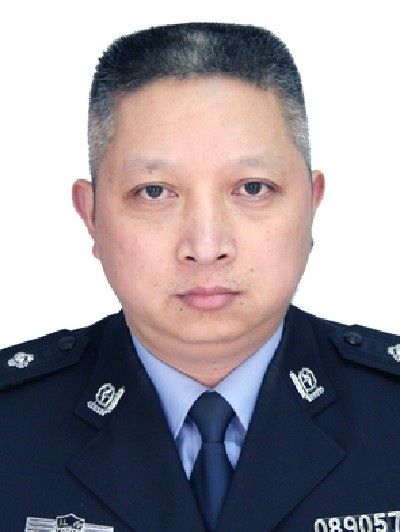 余敏(弋陽縣公安局黨委委員、森林公安局局長) 余敏(弋陽縣公安局黨委委員、森林公安局局長)