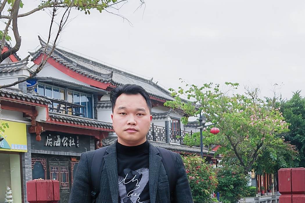周林(中國書法家協會會員)