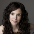 瑪麗·露易斯·帕克(Mary-Louise Parker) 瑪麗·露易斯·帕克(Mary-Louise Parker)