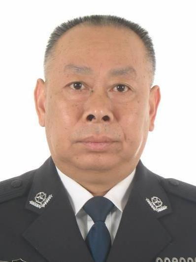 張金龍(陝西省渭南市公安局黨委副書記、副局長) 張金龍(陝西省渭南市公安局黨委副書記、副局長)