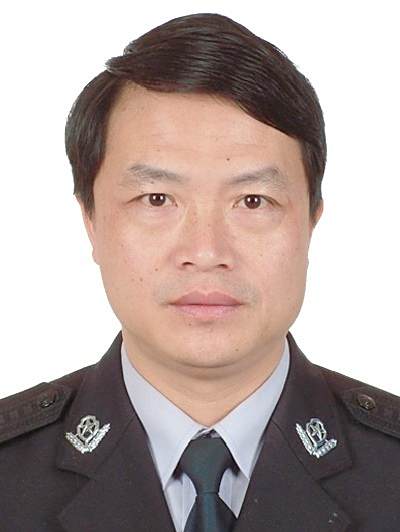 方金(江西省贛州市定南縣公安局交通管理大隊支部委員) 方金(江西省贛州市定南縣公安局交通管理大隊支部委員)