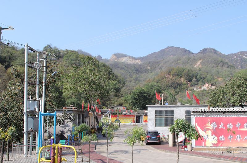 趙家溝村(山西省陽泉市盂縣上社鎮下轄村) 趙家溝村(山西省陽泉市盂縣上社鎮下轄村)