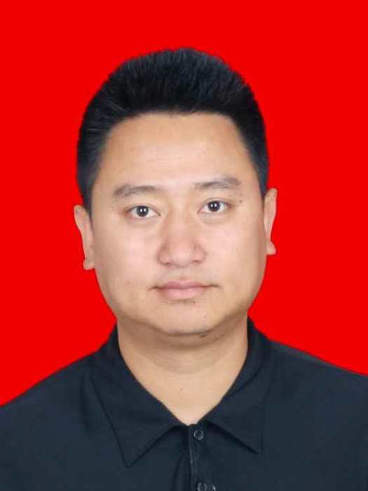 李山(玉溪市峨山縣大龍潭鄉人民政府副鄉長) 李山(玉溪市峨山縣大龍潭鄉人民政府副鄉長)