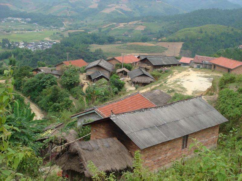 東中村(雲南省玉龍縣白沙鄉下轄村) 東中村(雲南省玉龍縣白沙鄉下轄村)