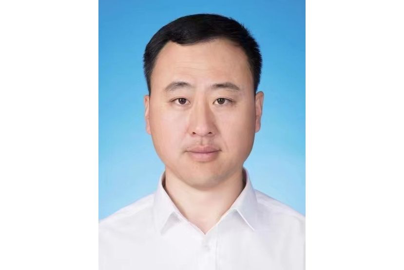 閆冰(黑龍江省大興安嶺地區行署副專員) 閆冰(黑龍江省大興安嶺地區行署副專員)