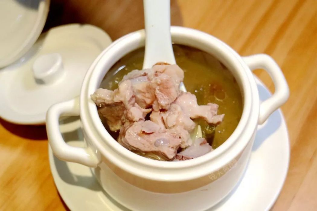 石斛排骨湯
