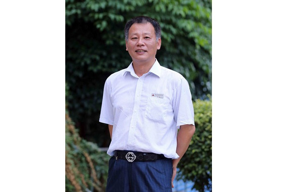 譚輝(晉江市南僑中學高級教師) 譚輝(晉江市南僑中學高級教師)