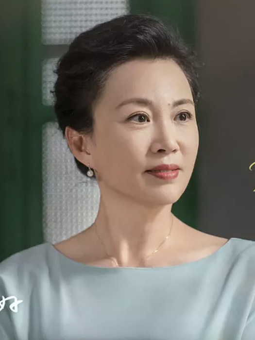 王叢(電視劇《愛上海軍藍》中的角色) 王叢(電視劇《愛上海軍藍》中的角色)