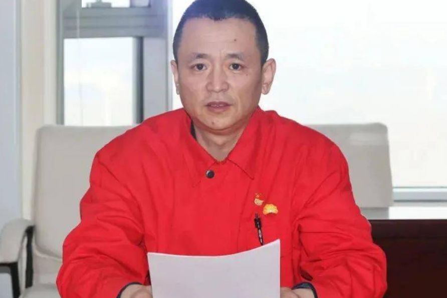 張有興(大慶第一採油廠第四油礦中十八採油隊班長) 張有興(大慶第一採油廠第四油礦中十八採油隊班長)