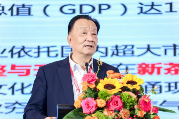 王慶(中國茶葉流通協會會長、全國茶葉標準化技術委員會主任委員) 王慶(中國茶葉流通協會會長、全國茶葉標準化技術委員會主任委員)