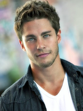 迪恩·蓋耶(Dean Geyer) 迪恩·蓋耶(Dean Geyer)