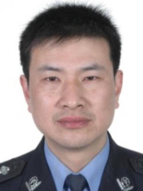 王海平(浙江省嘉興市南湖區公安分局黨委委員、常務副局長兼區流動人口管理服務中心主任) 王海平(浙江省嘉興市南湖區公安分局黨委委員、常務副局長兼區流動人口管理服務中心主任)