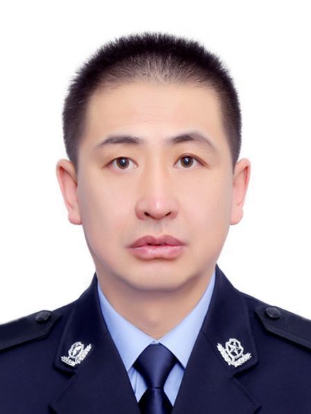 劉龍(內蒙古自治區興安盟突泉縣公安局黨委委員、政委)