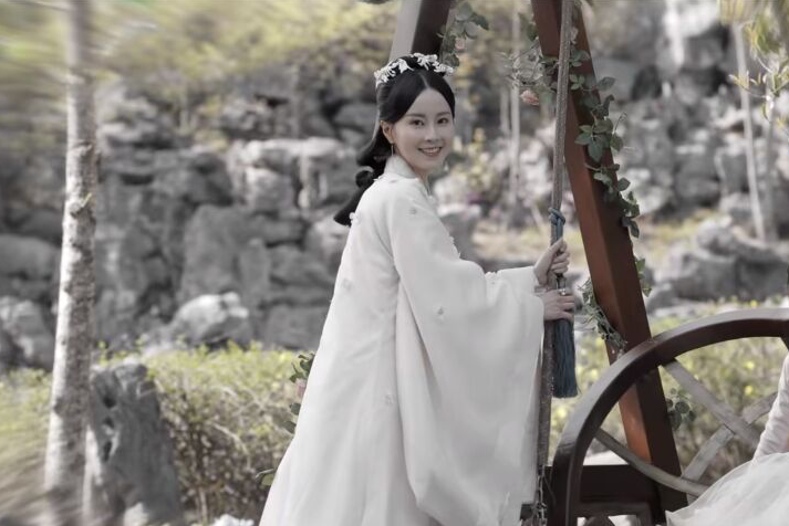 張芸(古裝愛情劇《祝卿好》中的角色) 張芸(古裝愛情劇《祝卿好》中的角色)