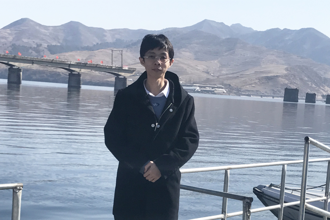 韓強(哈爾濱師範大學碩士研究生) 韓強(哈爾濱師範大學碩士研究生)