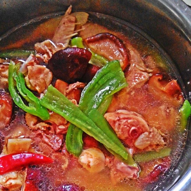 黃悶雞 黃悶雞