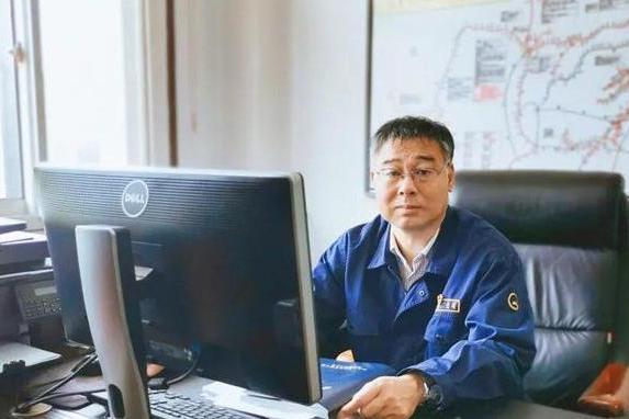 王強(秦皇島第二港務分公司黨委書記、副經理)