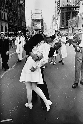 二戰經典照片《勝利之吻》