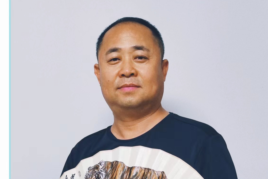 黃海濤(中央國家機關美術家協會會員) 黃海濤(中央國家機關美術家協會會員)