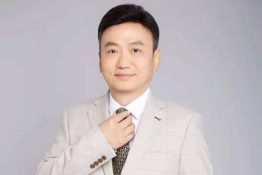 左佑(中國內地男歌手) 左佑(中國內地男歌手)