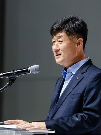 金顯哲(韓泰輪胎董事長) 金顯哲(韓泰輪胎董事長)