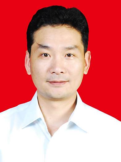 周華鋒(福建省泉州市鯉城區司法局黨組成員、副局長) 周華鋒(福建省泉州市鯉城區司法局黨組成員、副局長)