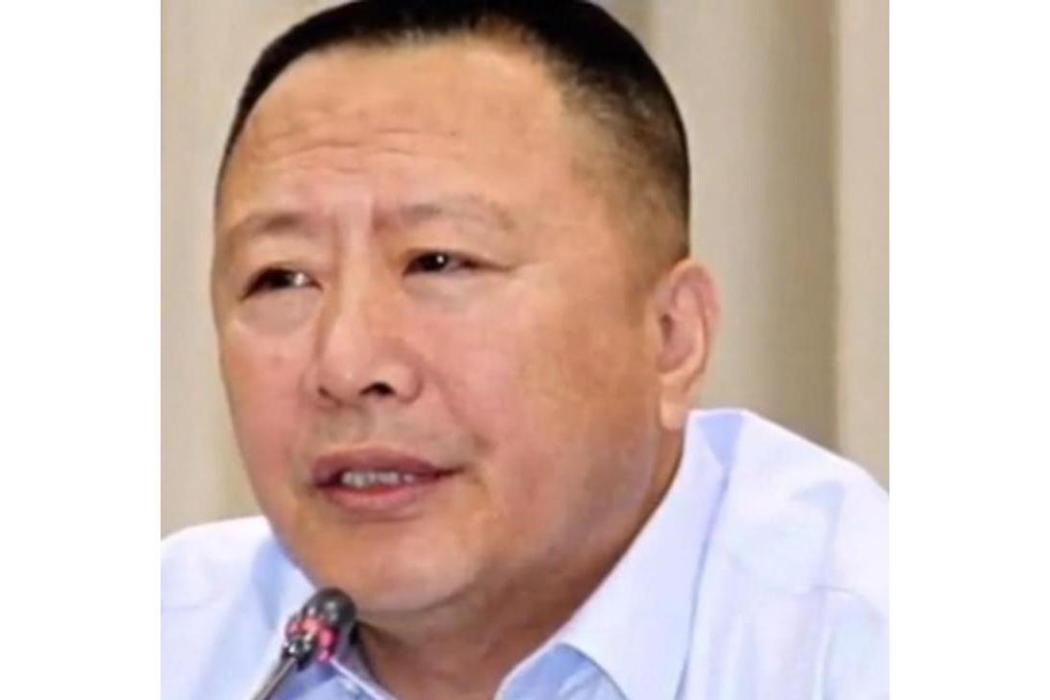 王學伶(葫蘆島銀行董事、行長) 王學伶(葫蘆島銀行董事、行長)