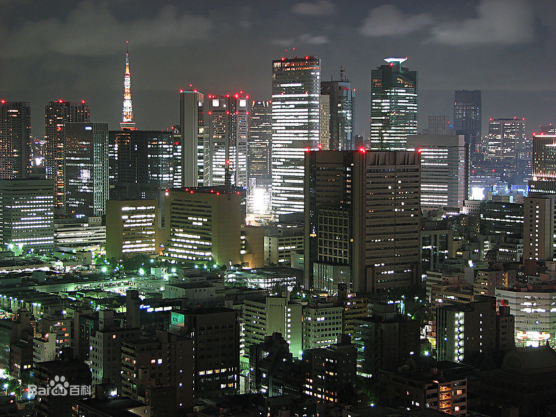 日本東京建築樓頂的航空警示燈