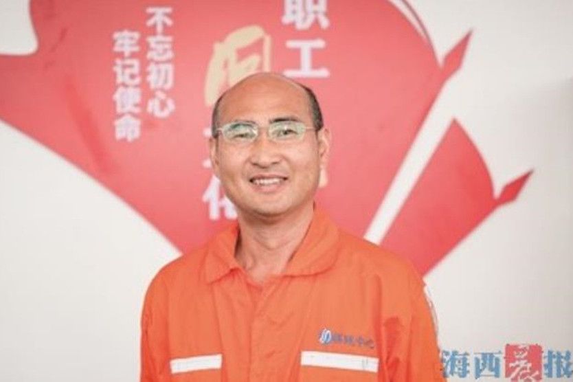 張青(園博苑路燈站站長) 張青(園博苑路燈站站長)